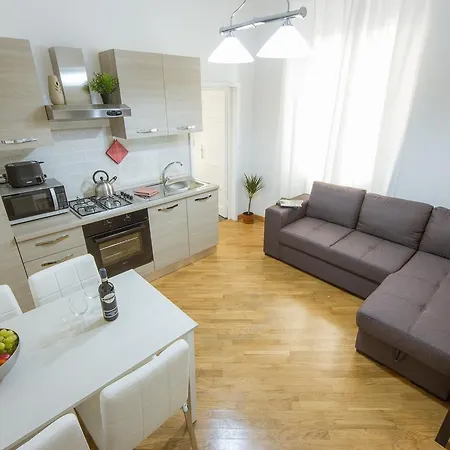 Canacci Stylish 2 Bedroom Appartamento *