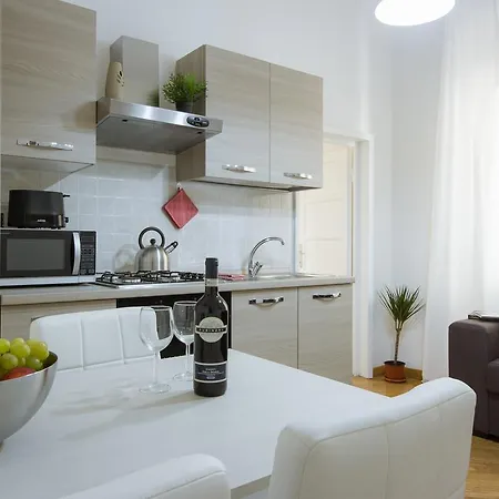 Canacci Stylish 2 Bedroom * Firenze