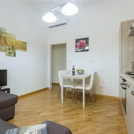 Canacci Stylish 2 Bedroom * Firenze